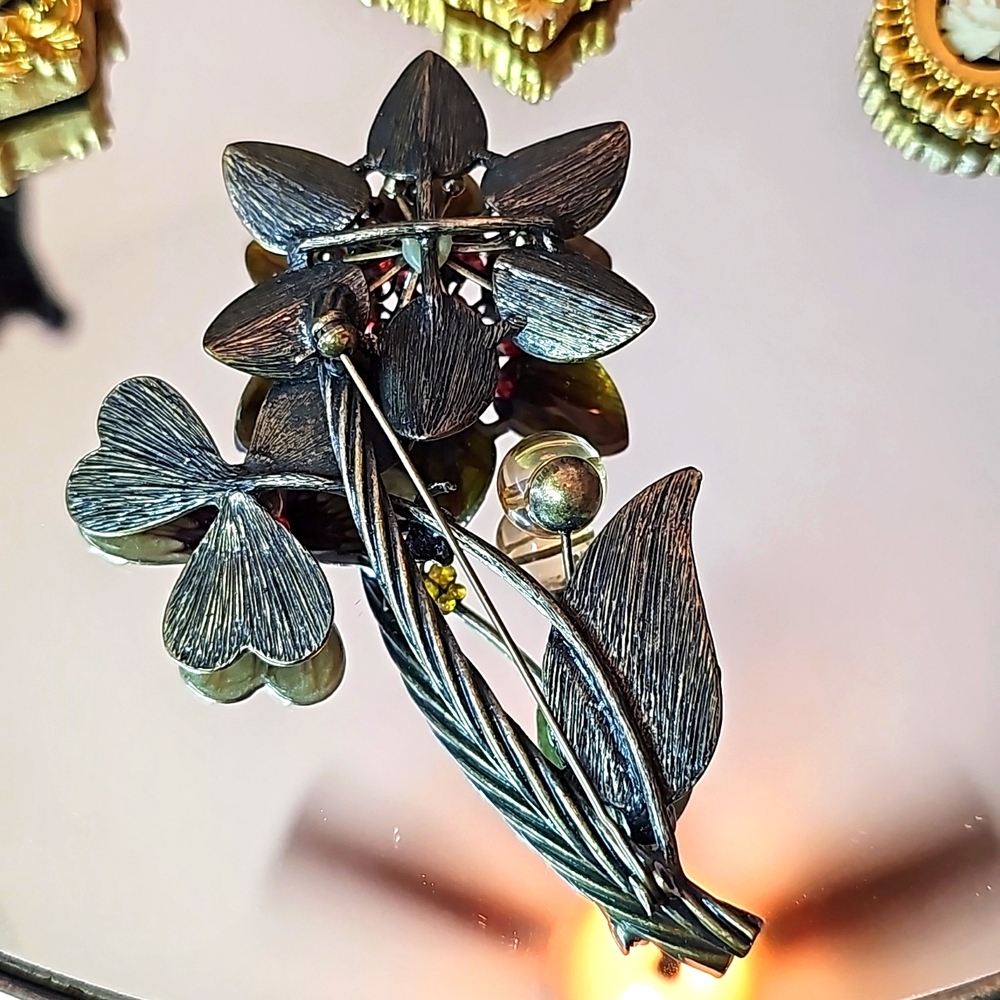 Large Flower Brooch - Picture 5 of 6